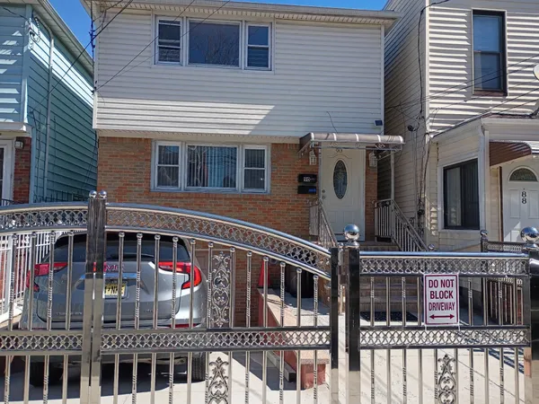 $1,950 | 90 Roosevelt Avenue, Unit 2, Jersey City, NJ 07304