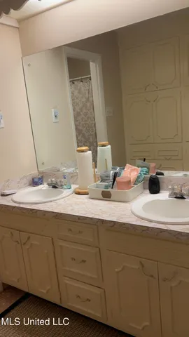 $237,500 | 5636 Ridgewood Road, Jackson, MS 39211