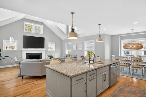 $1,575,900 | 11 Rosewood Circle, Mashpee, MA 02649