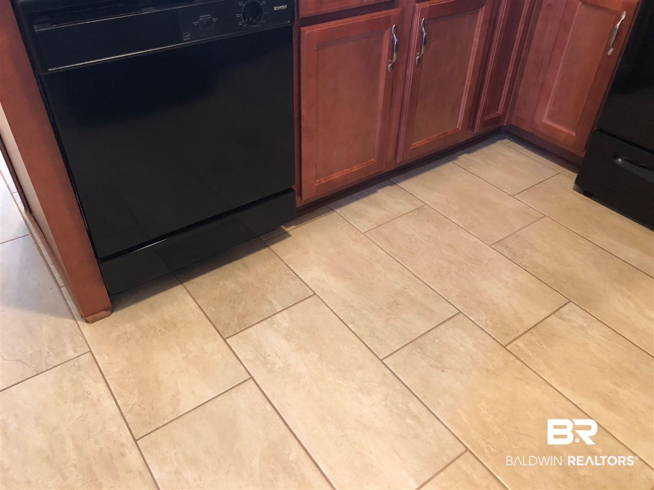 21689 Shadowbrook Street Robertsdale, AL 36567 - Photo 8 of 21 beautiful porcelain tile