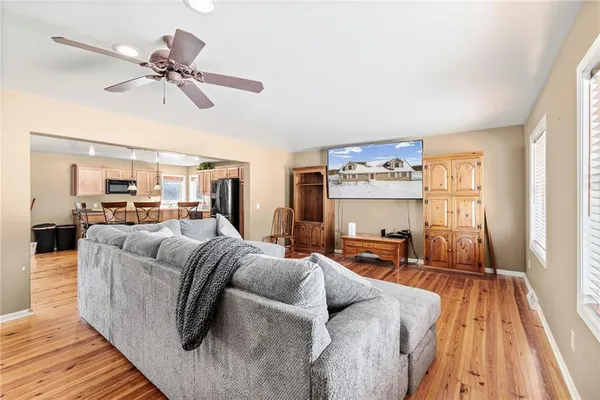 $495,000 | 15540 Cr 311 Road, Hale, MO 64643