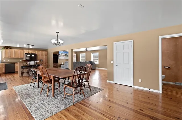 $550,000 | 15540 Cr 311 Road, Hale, MO 64643