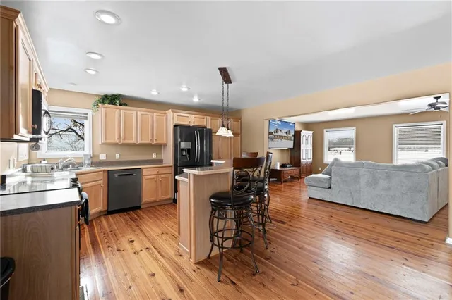 $550,000 | 15540 Cr 311 Road, Hale, MO 64643