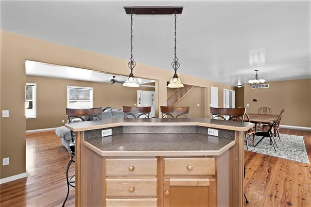 $550,000 | 15540 Cr 311 Road, Hale, MO 64643