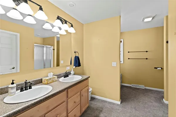 $495,000 | 15540 Cr 311 Road, Hale, MO 64643