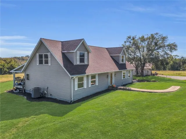 $550,000 | 15540 Cr 311 Road, Hale, MO 64643