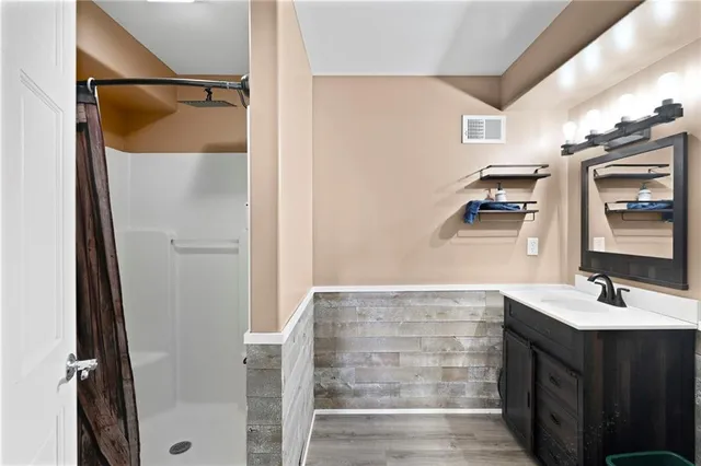 $550,000 | 15540 Cr 311 Road, Hale, MO 64643