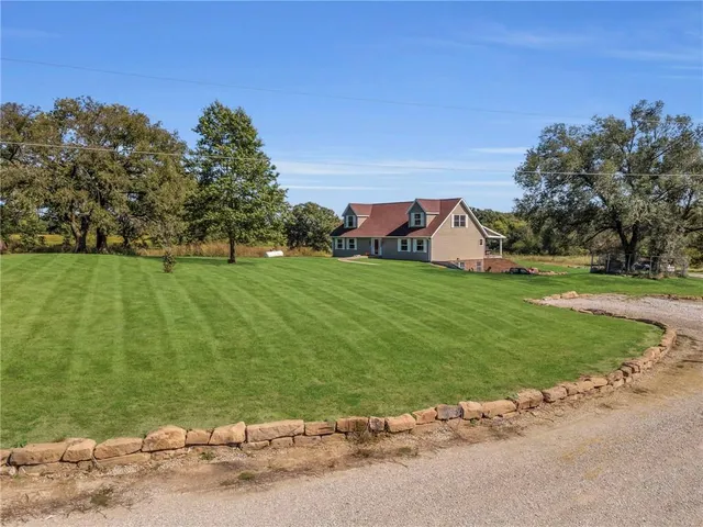 $550,000 | 15540 Cr 311 Road, Hale, MO 64643