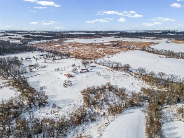 $550,000 | 15540 Cr 311 Road, Hale, MO 64643