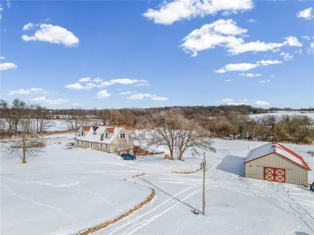 $550,000 | 15540 Cr 311 Road, Hale, MO 64643