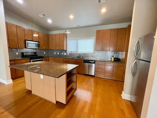 $3,150 | 1702 South Lamar Boulevard, Unit 2, Austin, TX 78704