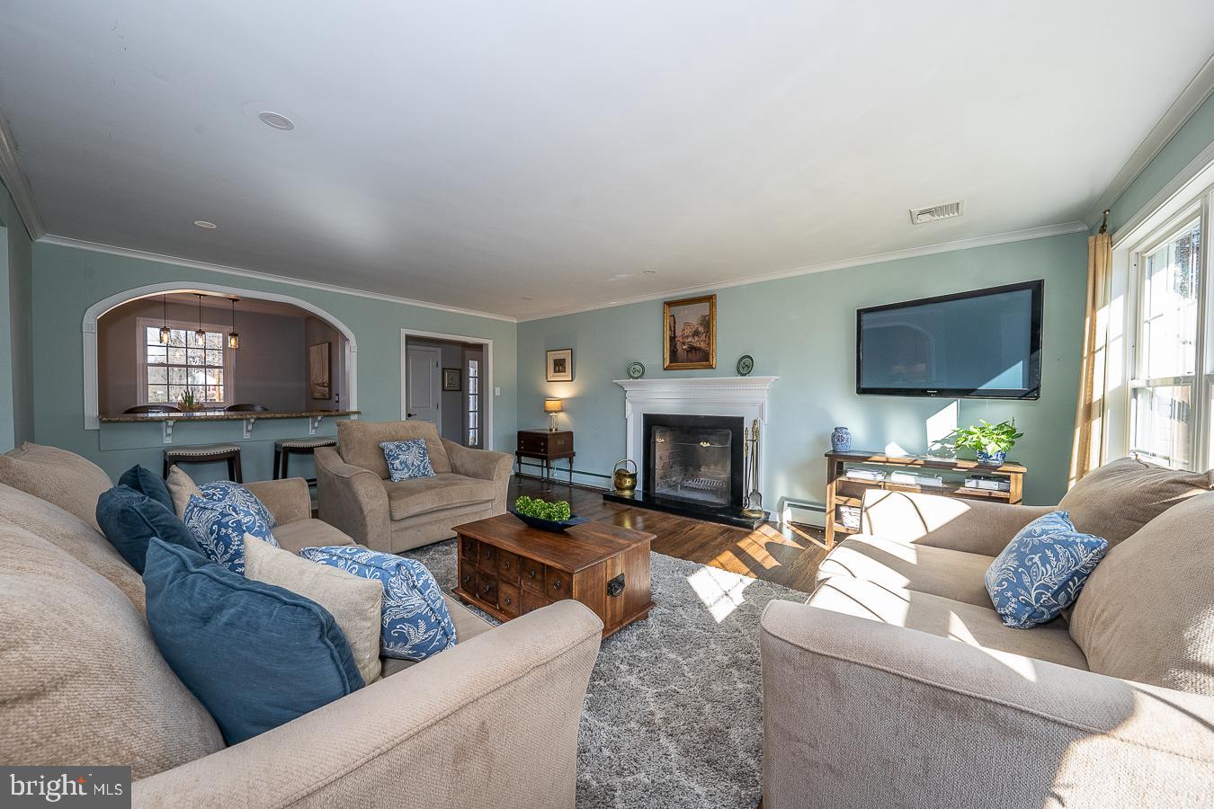 2055 Fox Creek Road Berwyn, PA 19312 - Photo 4 of 37