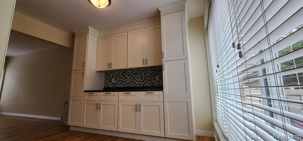 32659 Five Mile Road Livonia, MI 48154 - Photo 12 of 44 Gallery Image 12