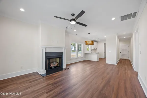 $599,900 | 102 Freedom Park Road, Beaufort, NC 28516