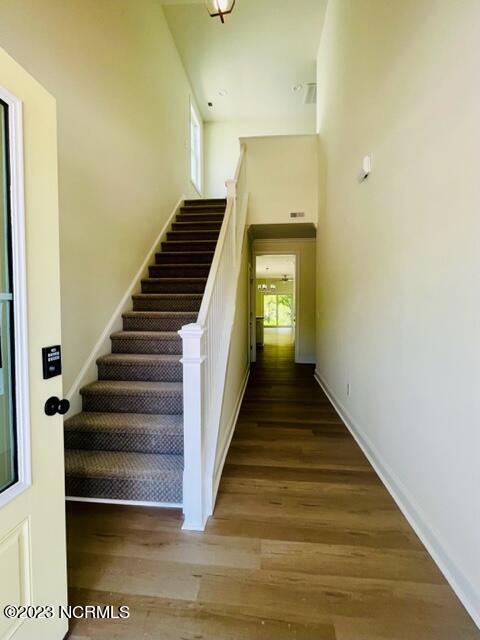 102 Freedom Park Road Beaufort, NC 28516 - Photo 5 of 29 Similar Home Entryway
