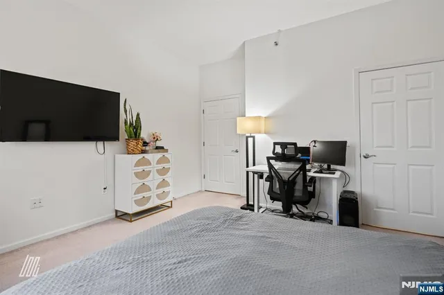 $2,850 | 1304 City Place, Edgewater, NJ 07020