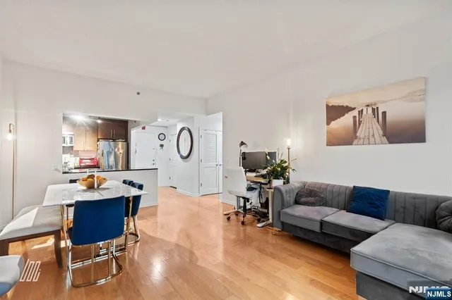 $2,850 | 1304 City Place, Edgewater, NJ 07020