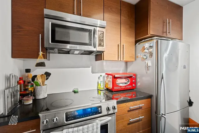 $2,850 | 1304 City Place, Edgewater, NJ 07020