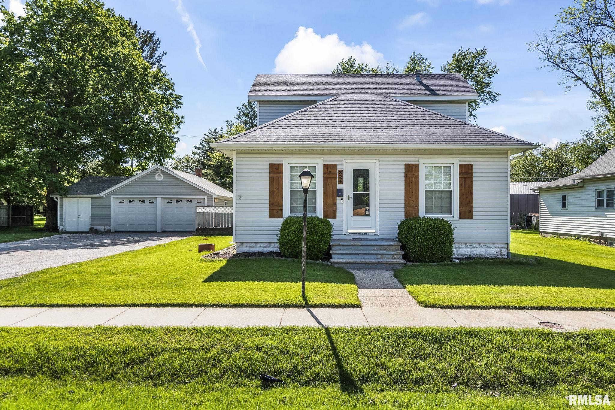 324 Edwards Street Nokomis, IL 62075 - Photo 3 of 47