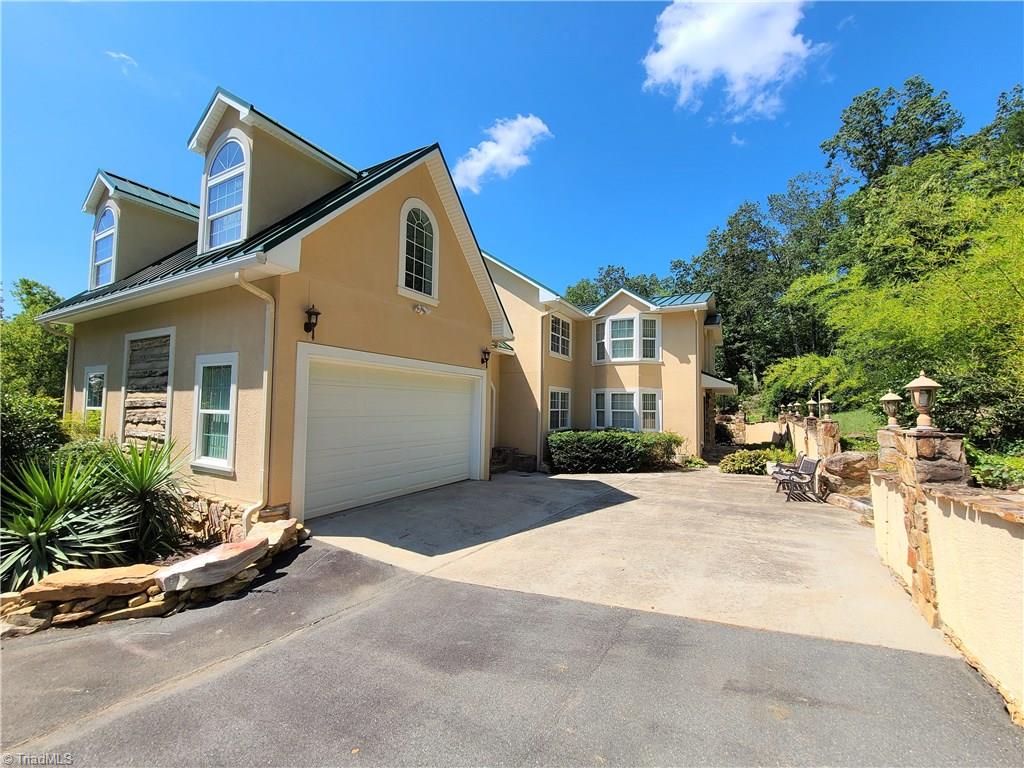 1454 Doyle Cromer Road King, NC 27021 - Photo 3 of 34