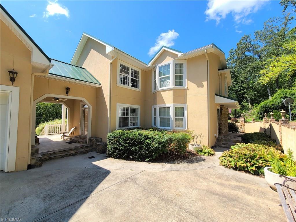 1454 Doyle Cromer Road King, NC 27021 - Photo 4 of 34