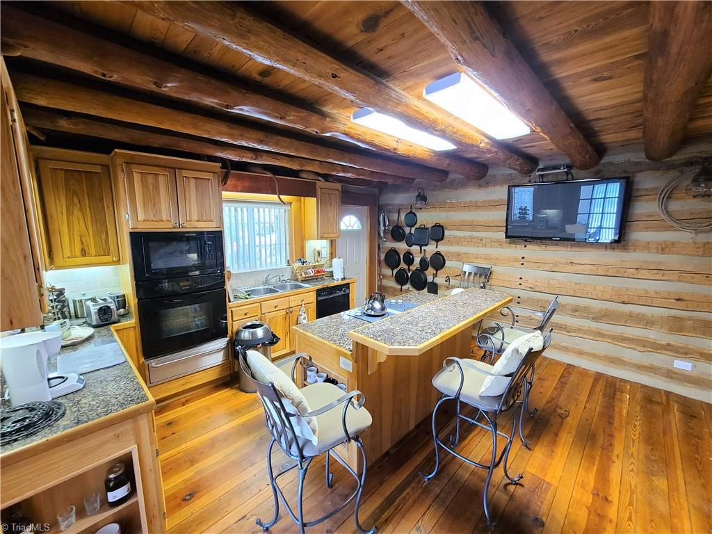 1454 Doyle Cromer Road King, NC 27021 - Photo 9 of 34