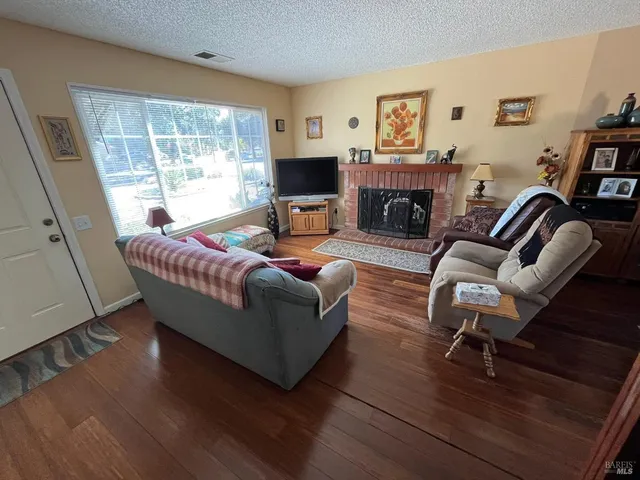 $600,000 | 375 Santa Clara Place, Santa Rosa, CA 95401