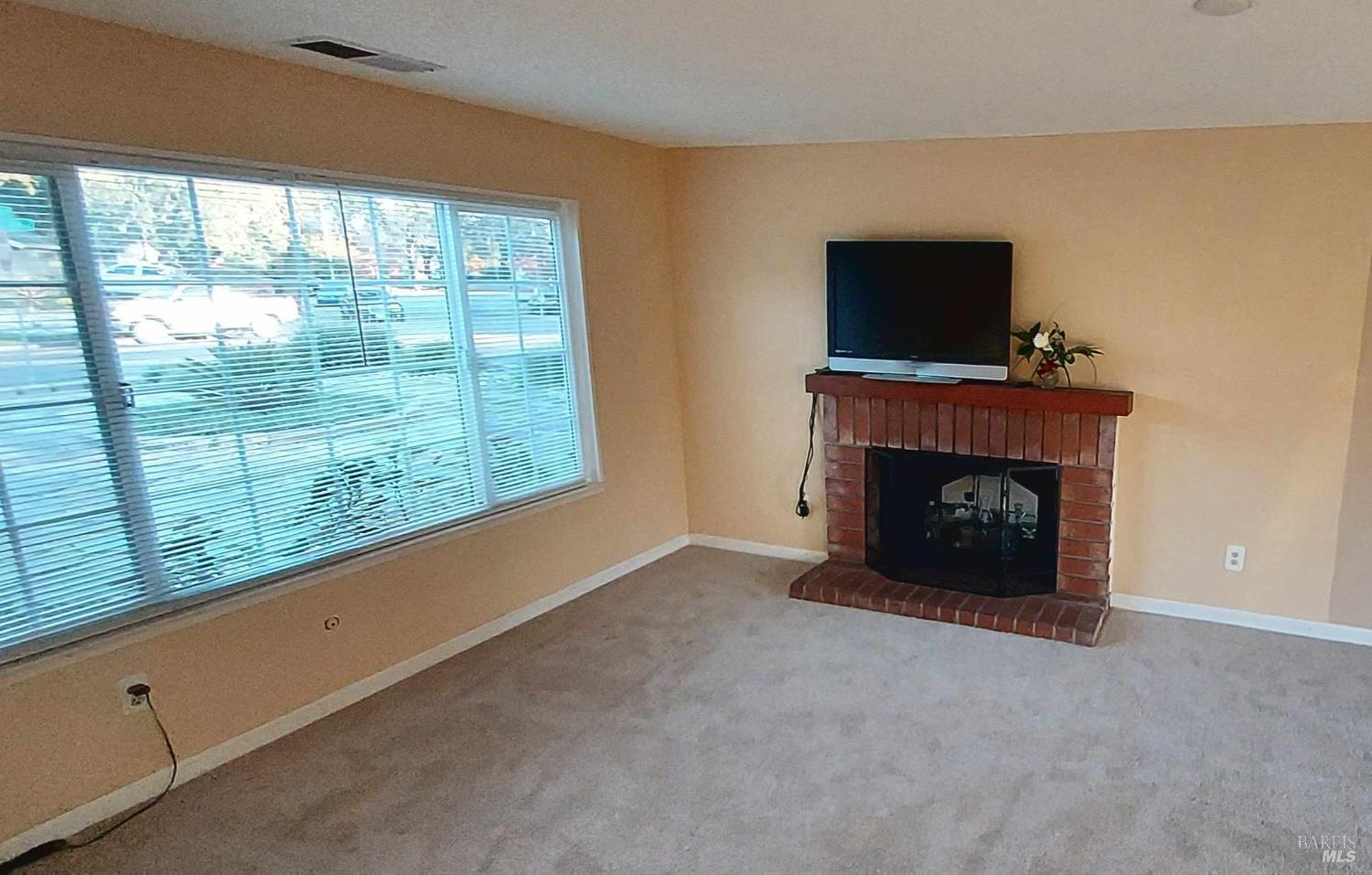 375 Santa Clara Place Santa Rosa, CA 95401 - Photo 5 of 20