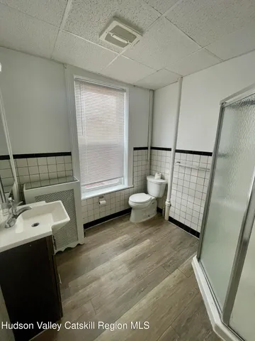 $1,995 | 320 Warren Street, Unit 2, Hudson, NY 12534