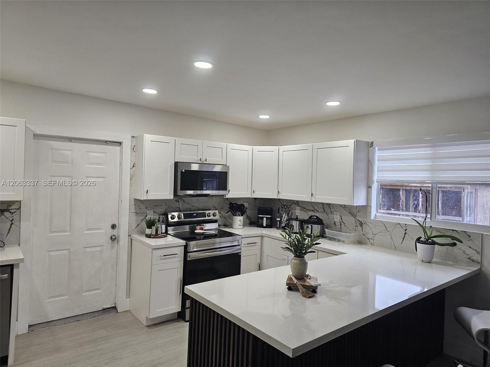 75 Southwest 18th Avenue Homestead, FL 33030 - Photo 7 of 32 Gallery Image 7