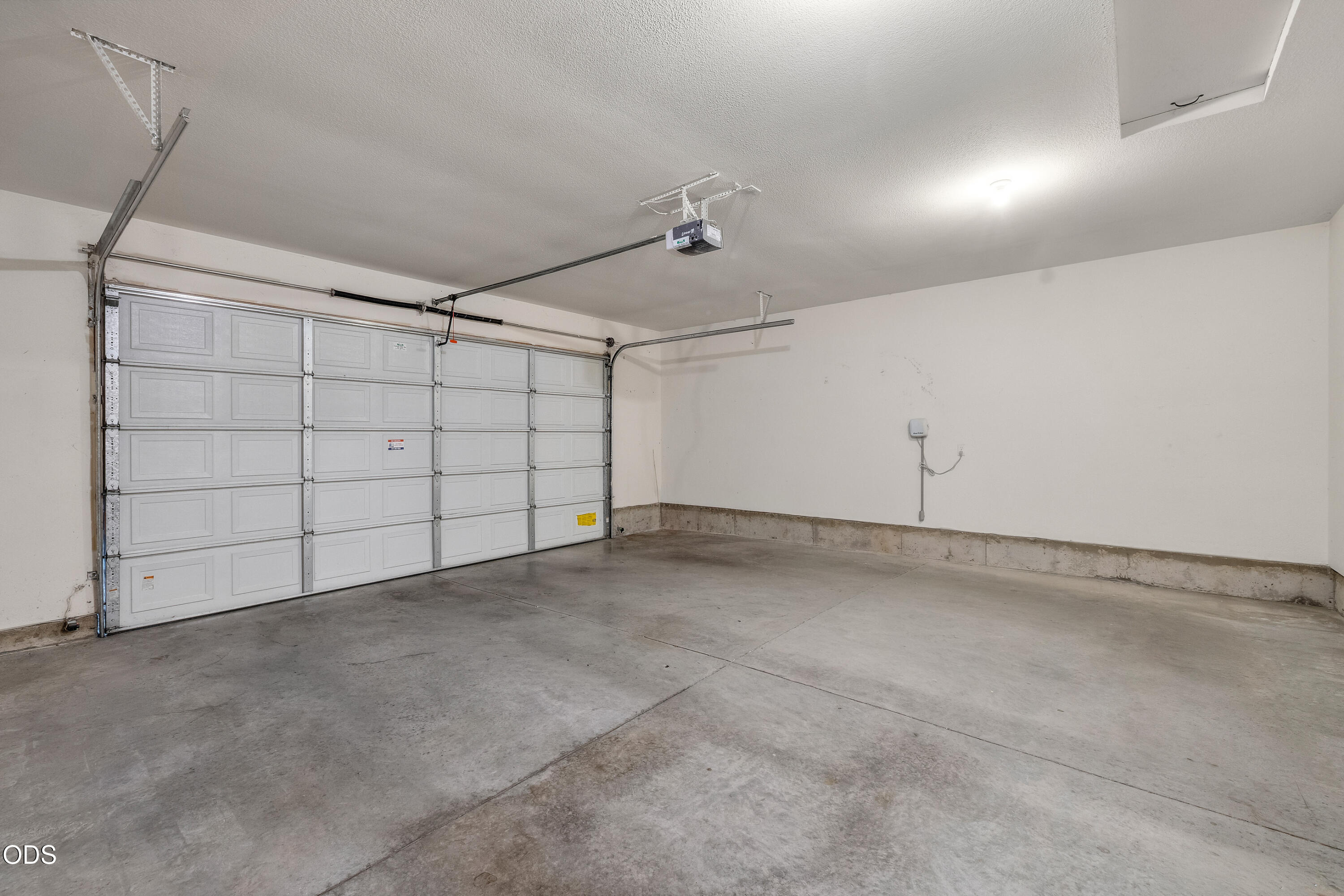 20535 Sunderland Way Bend, OR 97701 - Photo 34 of 41 a view of garage