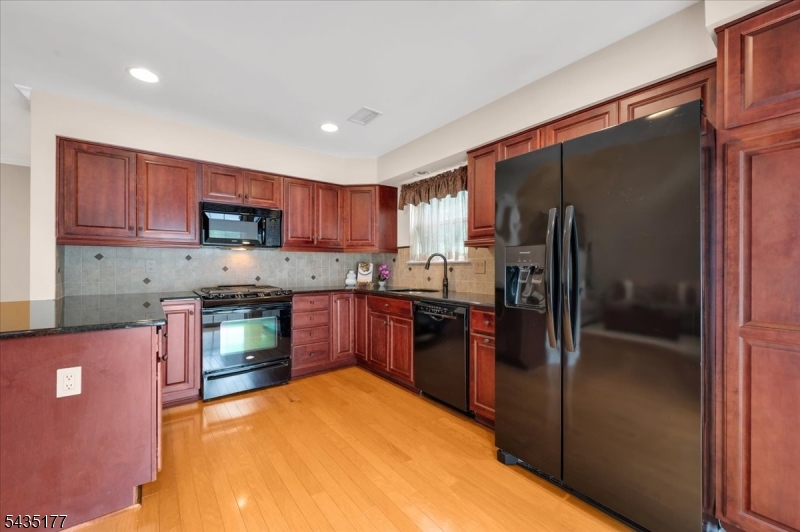 279 Janine Way Bridgewater, NJ 08807 - Photo 15 of 32