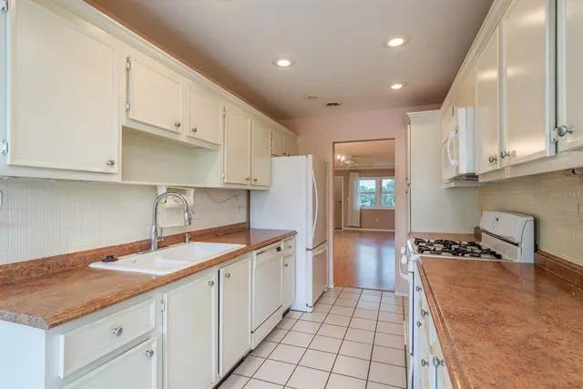 $144,900 | 7975 58th Avenue North, Unit 409, St. Petersburg, FL 33709