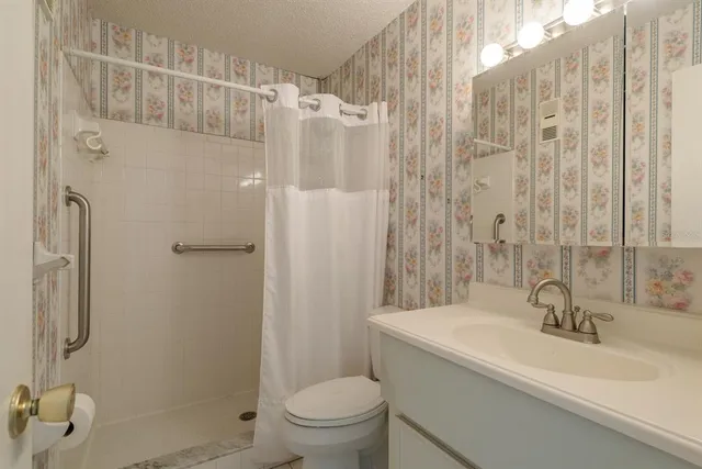 $144,900 | 7975 58th Avenue North, Unit 409, St. Petersburg, FL 33709