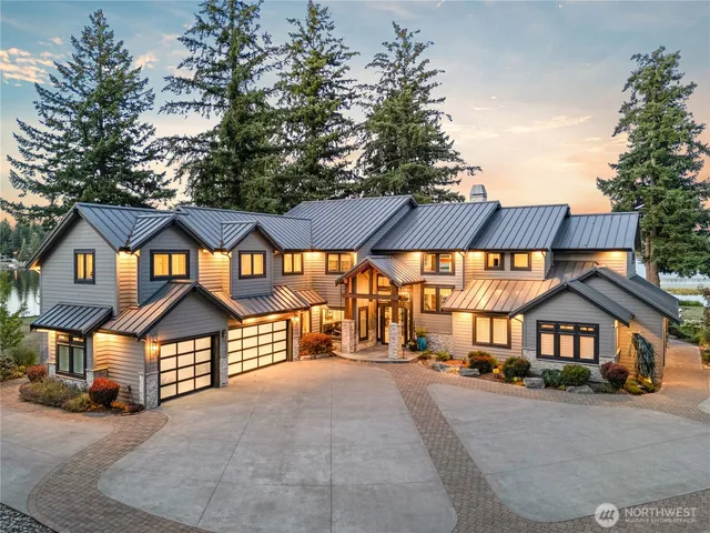 a view of front a house with a street
