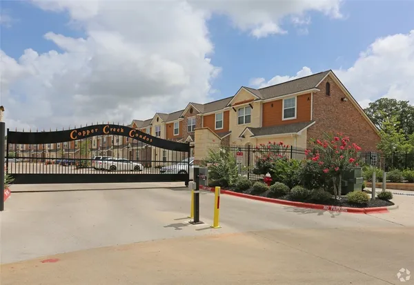 $2,300 | 301 Southwest Parkway, Unit 317, College Station, TX 77840
