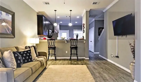 $2,400 | 301 Southwest Parkway, Unit 317, College Station, TX 77840