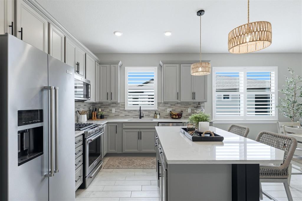 9350 Ballaster Pointe Loop Palmetto, FL 34221 - Photo 12 of 64