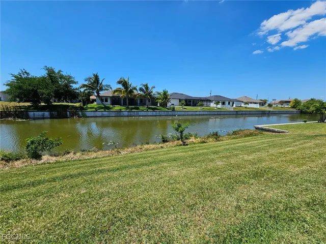 $1,995 | 1502 Southwest 20th Avenue, Cape Coral, FL 33991