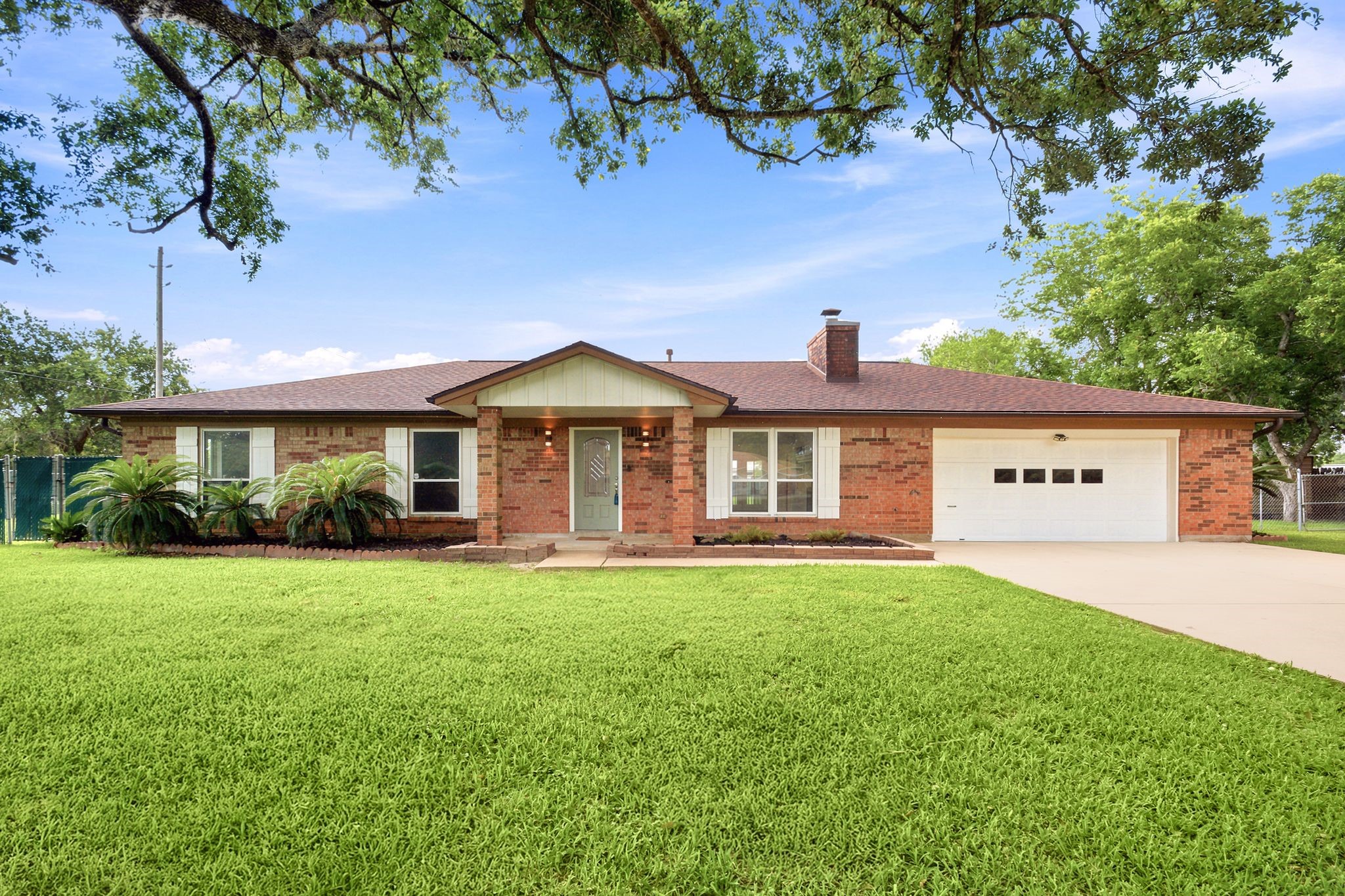12211 3rd Street Santa Fe, TX 77510 - Photo 2 of 44