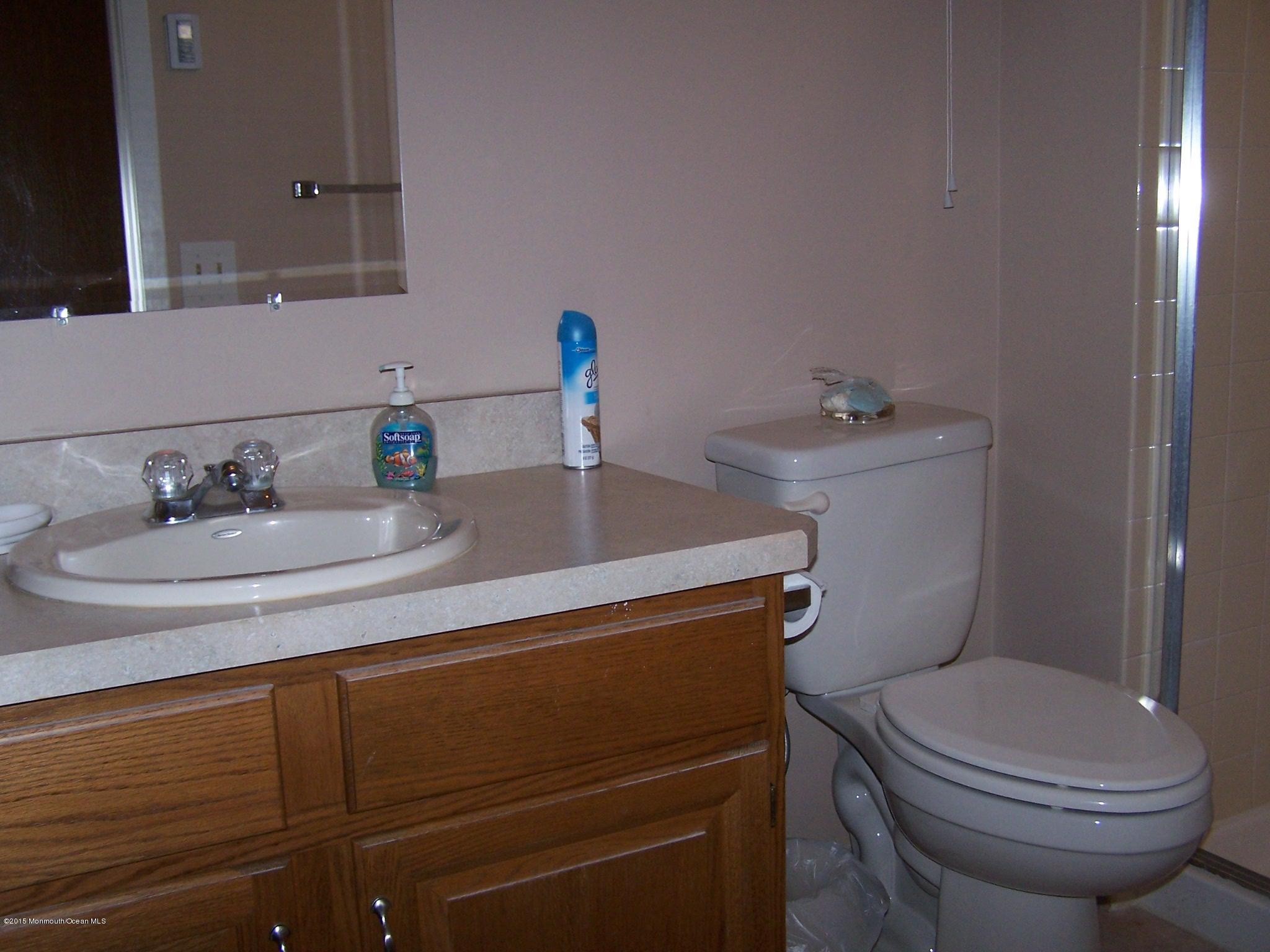 4 Amherst Road Whiting, NJ 08759 - Photo 9 of 16 2005-07-24 08.51.29.jpg