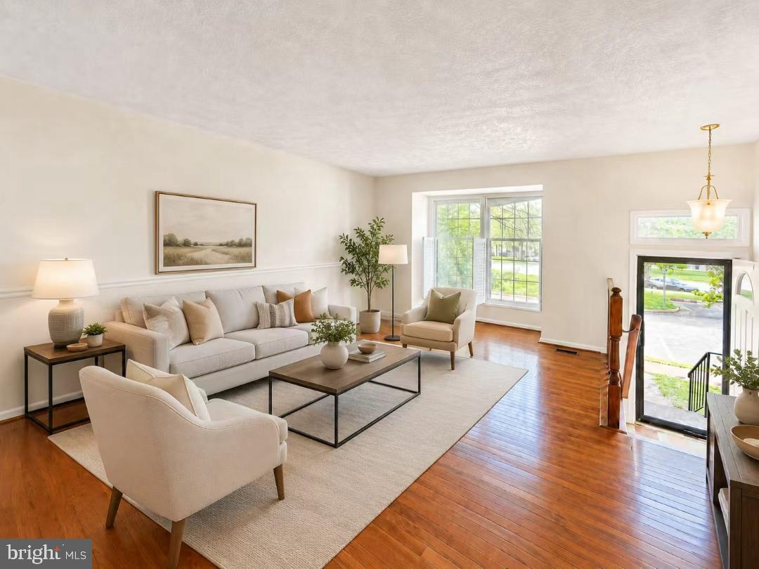 13336 Burkitts Road Fairfax, VA 22033 - Photo 2 of 14 Living room