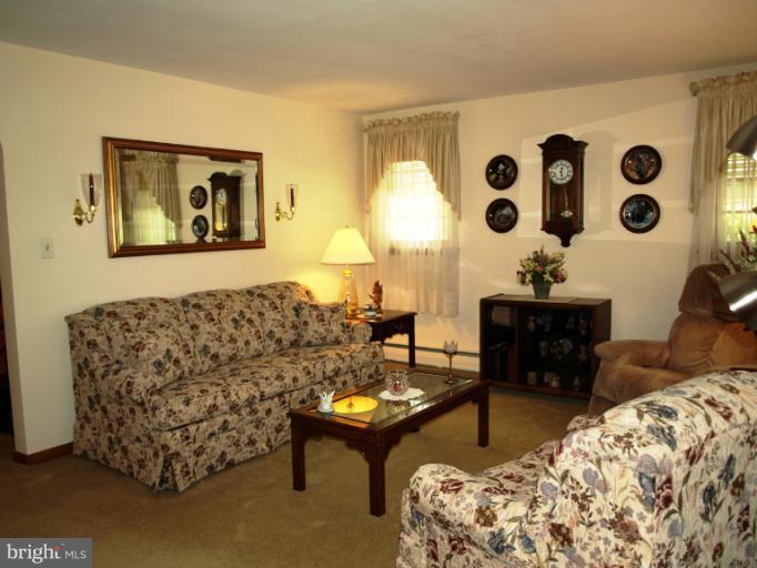 1001 Valen Road Westminster, MD 21157 - Photo 6 of 29 Living Room