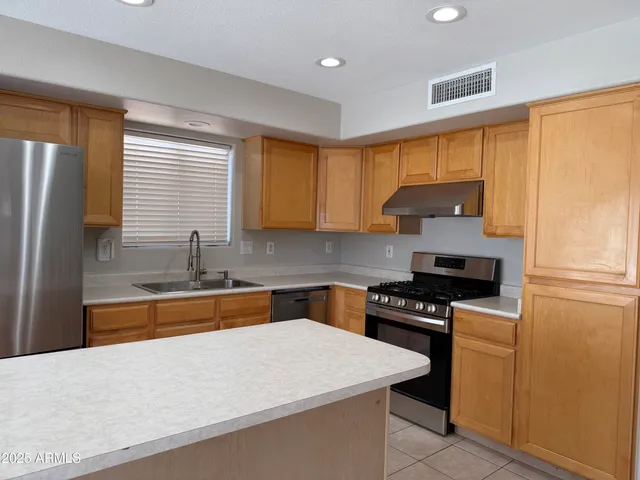 $2,100 | 2706 North 111th Lane, Avondale, AZ 85392