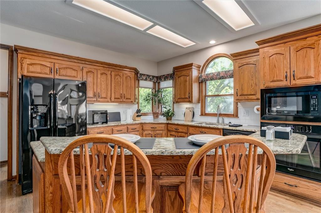 5501 Mullen Road Shawnee, KS 66216 - Photo 9 of 34