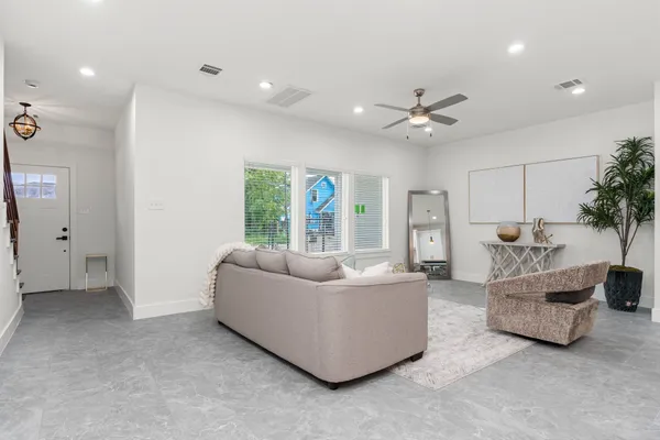 $299,000 | 1515 Egypt Street, Houston, TX 77009