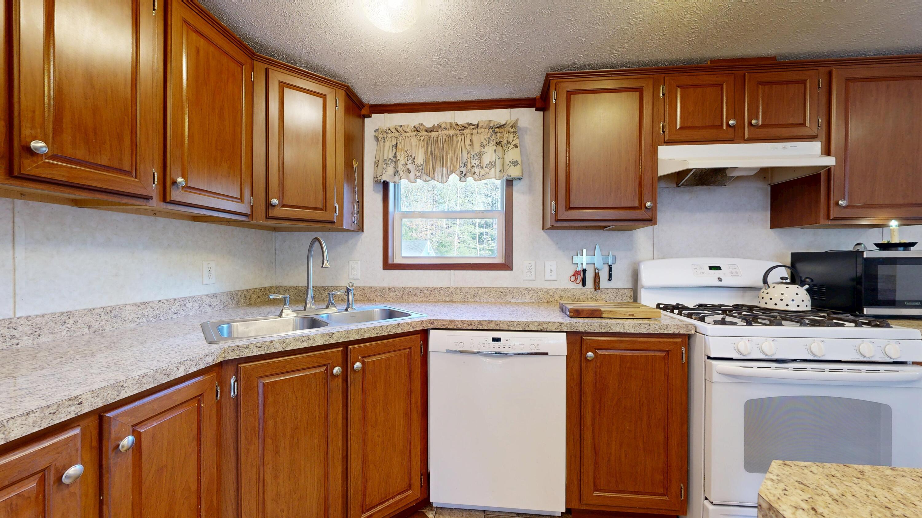 67 Pinewoods Road Lisbon, ME 04250 - Photo 10 of 49 67-Pinewoods-Road-05142025_114146