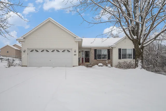 $465,000 | 241 Glendale Drive, Rockford, MI 49341