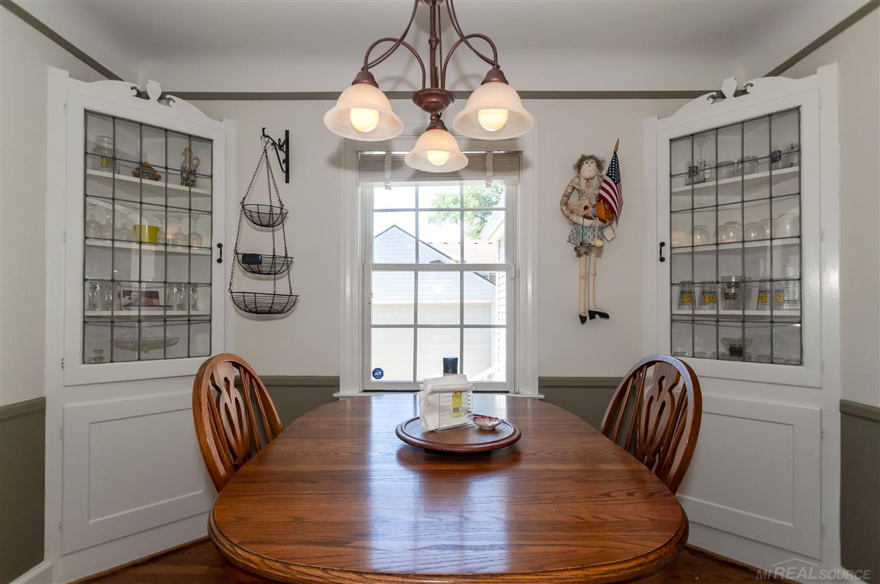 335 Merriweather Road Grosse Pointe, MI 48236 - Photo 14 of 36 50016234-13.JPG