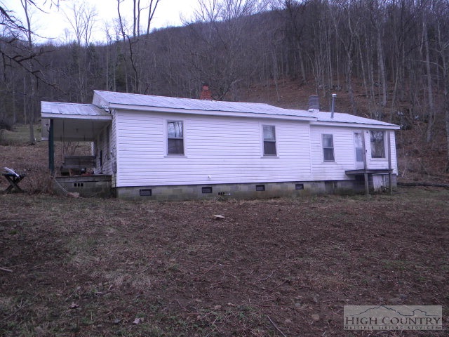 986 Stanley Road Warrensville, NC 28693 - Photo 2 of 10 Gallery Image 2